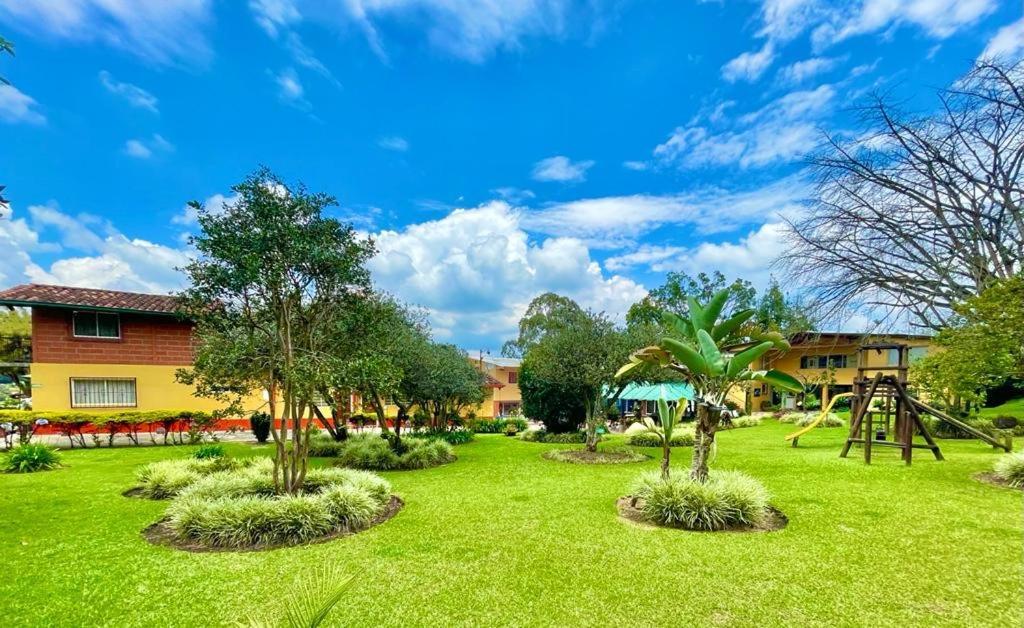 Finca Hotel La Ponderosa リオネグロ エクステリア 写真